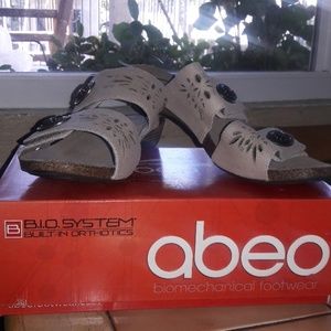 Abeo Poppy Leather Sandals - Brand New